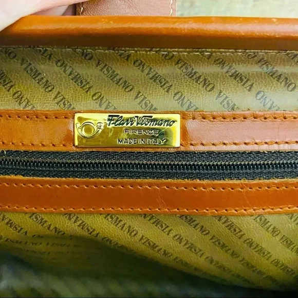 Flavi Vismano Vintage Italian Leather Crossbody - Picture 9 of 10